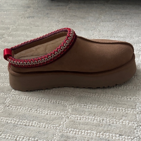 UGG Brown Slippers with Red Trim - Picture 11 of 12